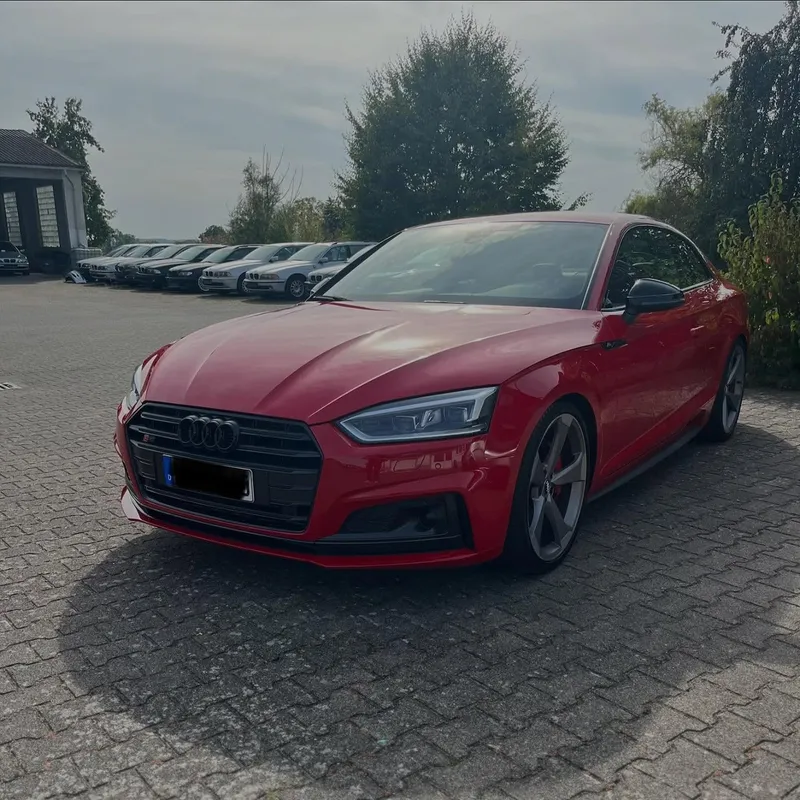 Aufbereiteter roter Audi A5 Sportback